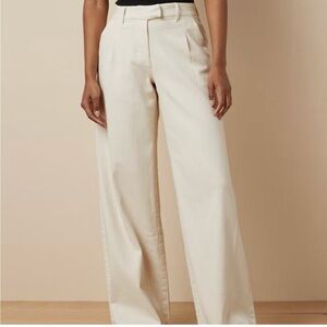 AE Dreamy Drape Stretch High-Waisted Trouser
Size: 2 Regular | Cream